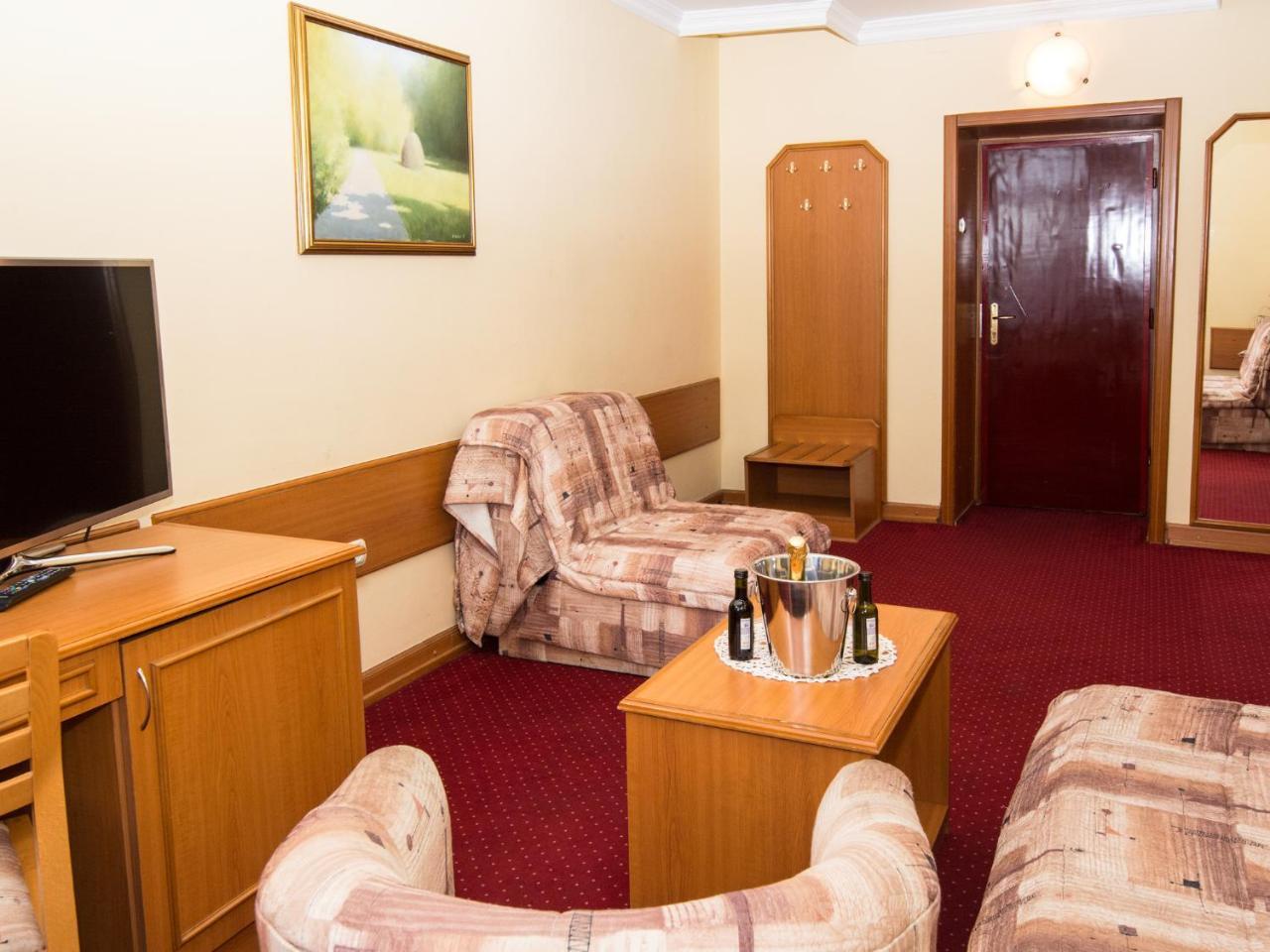 Hotel Kasina Belgrad Zewnętrze zdjęcie