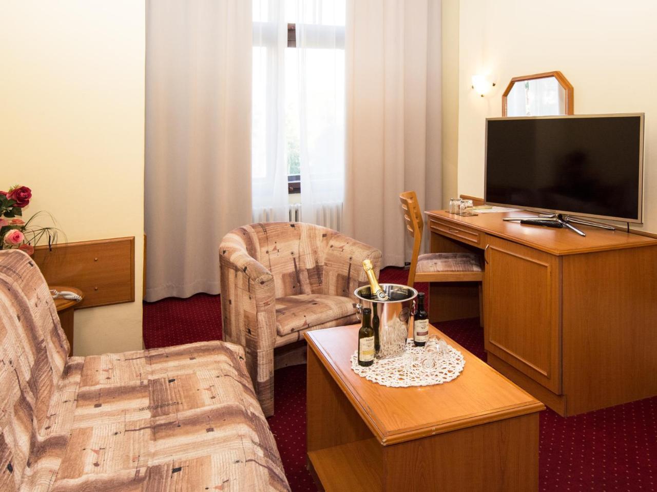 Hotel Kasina Belgrad Zewnętrze zdjęcie