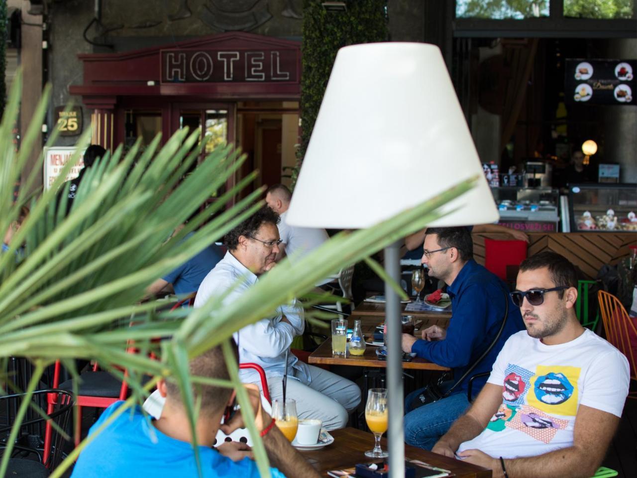 Hotel Kasina Belgrad Zewnętrze zdjęcie